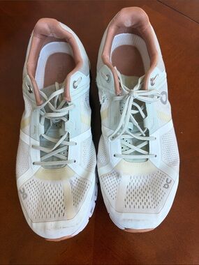 On Running Women's Athletic Sneakers in White and Peach size 10.5